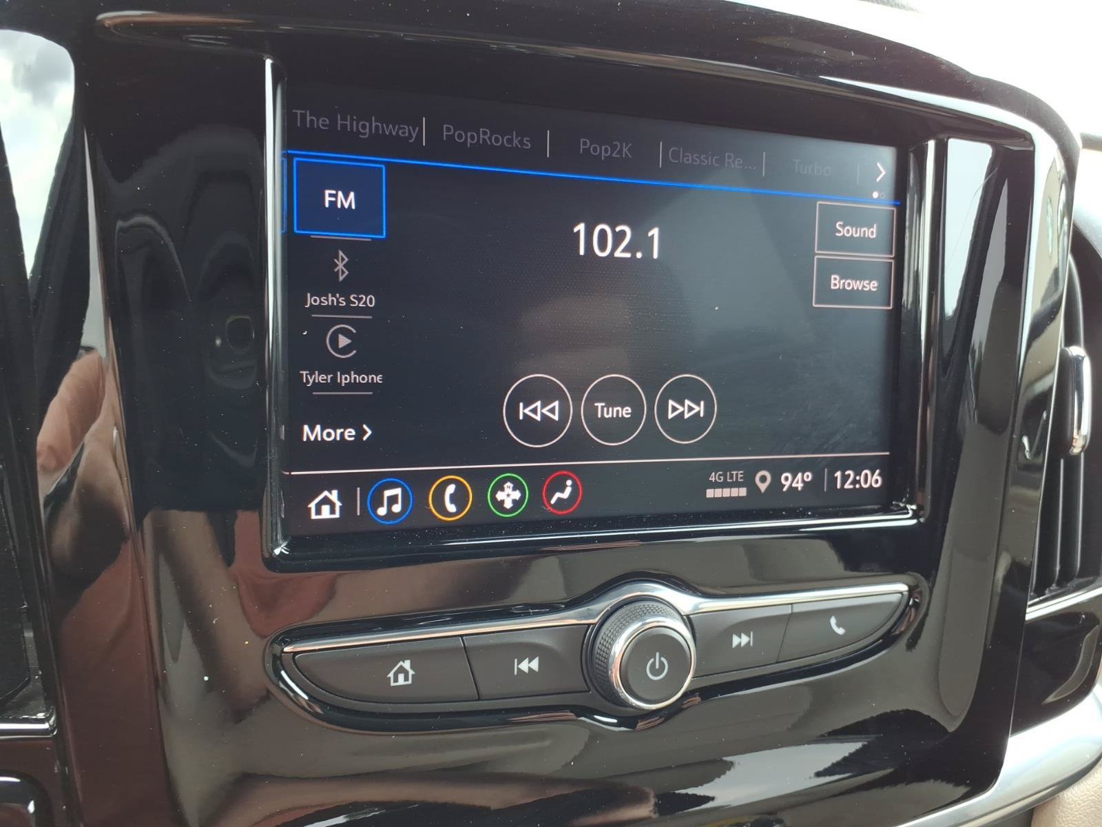 Used 2023 Chevrolet Traverse LS FWD image 17
