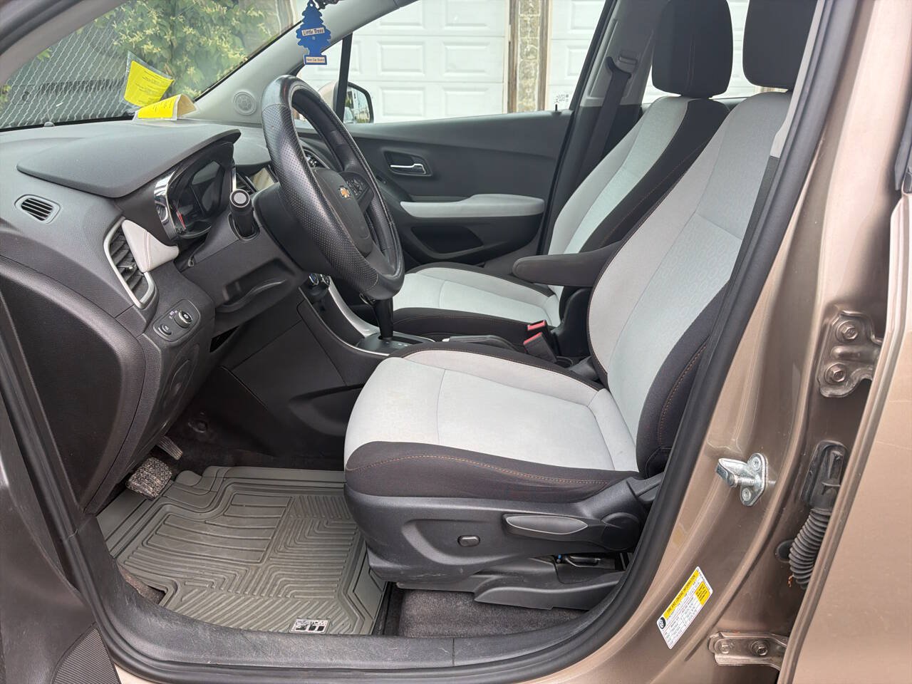 Used 2018 Chevrolet Trax LS AWD/4WD image 12