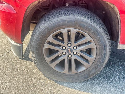 Used 2019 GMC Canyon SLE w/ Elevation Edition RWD image 10