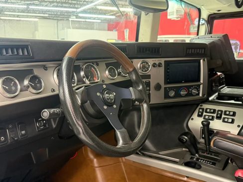 Used 2006 HUMMER H1 4-Door Wagon AWD/4WD image 8