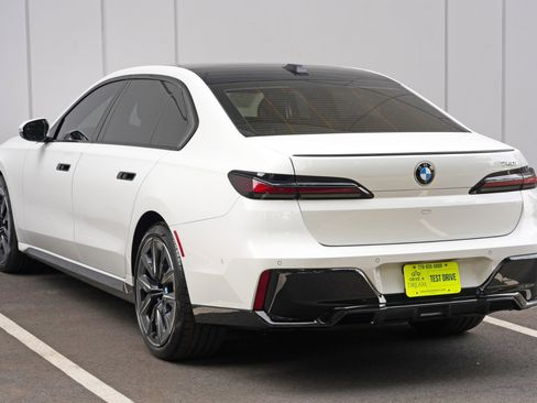 Used 2023 BMW 740i w/ Parking Assistance Package RWD image 60