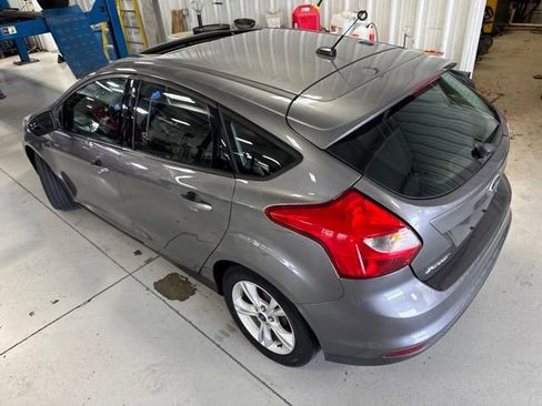 Used 2014 Ford Focus SE w/ SE Winter Package FWD image 9