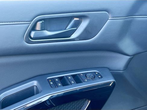 New 2026 Nissan Pathfinder SV image 17