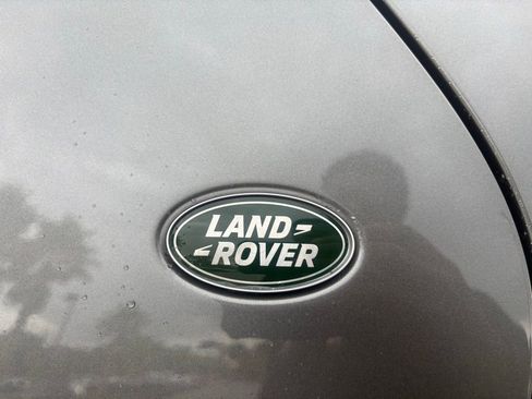 Used 2019 Land Rover Discovery HSE AWD/4WD image 10