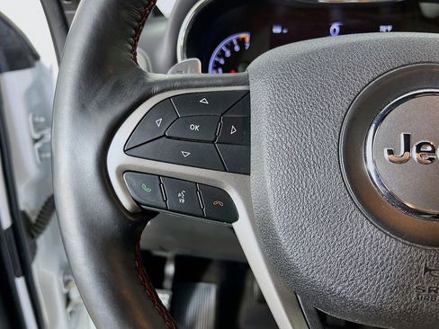 Used 2018 Jeep Grand Cherokee Trailhawk w/ Trailhawk Luxury Group AWD/4WD image 12