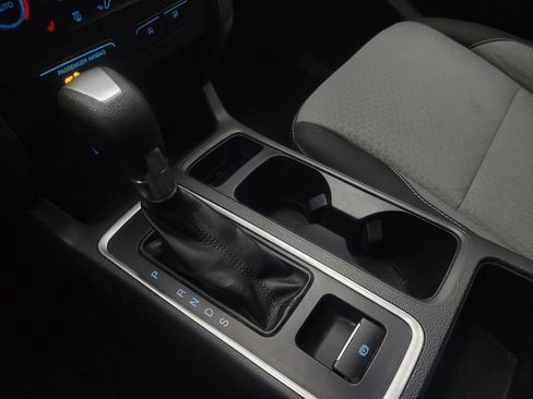 Used 2017 Ford Escape SE w/ SE Cold Weather Package AWD/4WD image 26