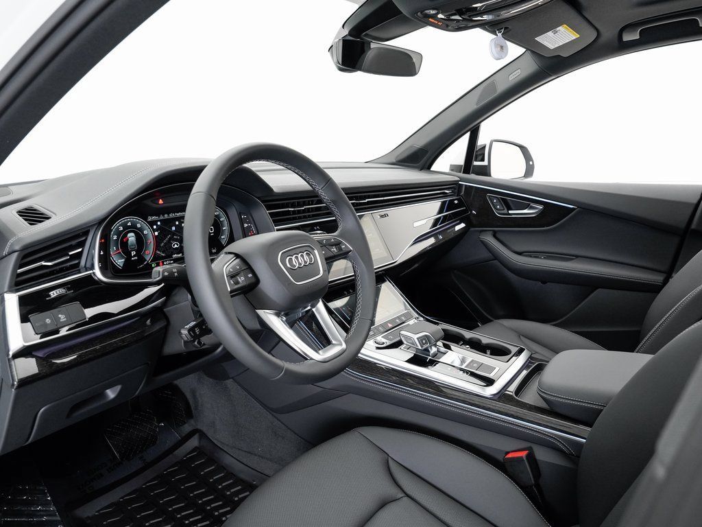 Certified 2025 Audi Q7 3.0T Premium Plus w/ Premium Plus Package AWD/4WD image 4