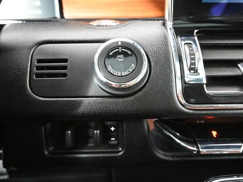 Used 2018 Lincoln Navigator Reserve w/ Technology Package AWD/4WD image 33
