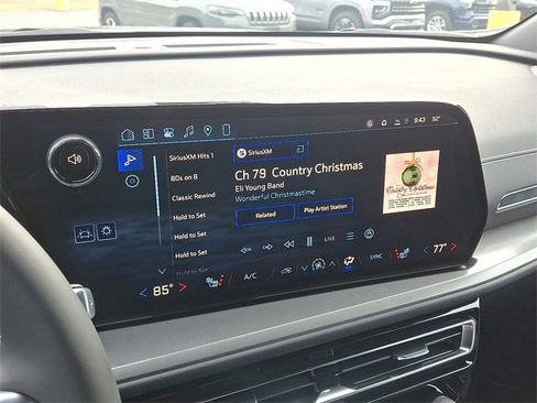 New 2026 Chevrolet Traverse LT image 13