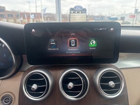 Used 2021 Mercedes-Benz GLC 300 4MATIC image 35