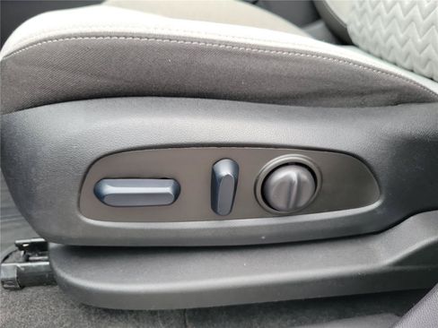 Used 2024 Chevrolet Equinox LT w/ LPO, Floor Liner Package FWD image 19
