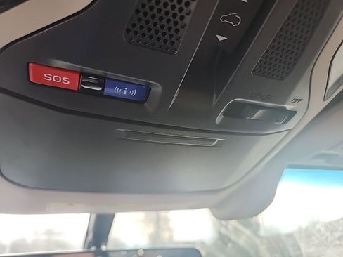 Used 2020 Subaru Outback Touring image 18