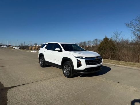 New 2026 Chevrolet Equinox LT w/ Convenience Package II image 1