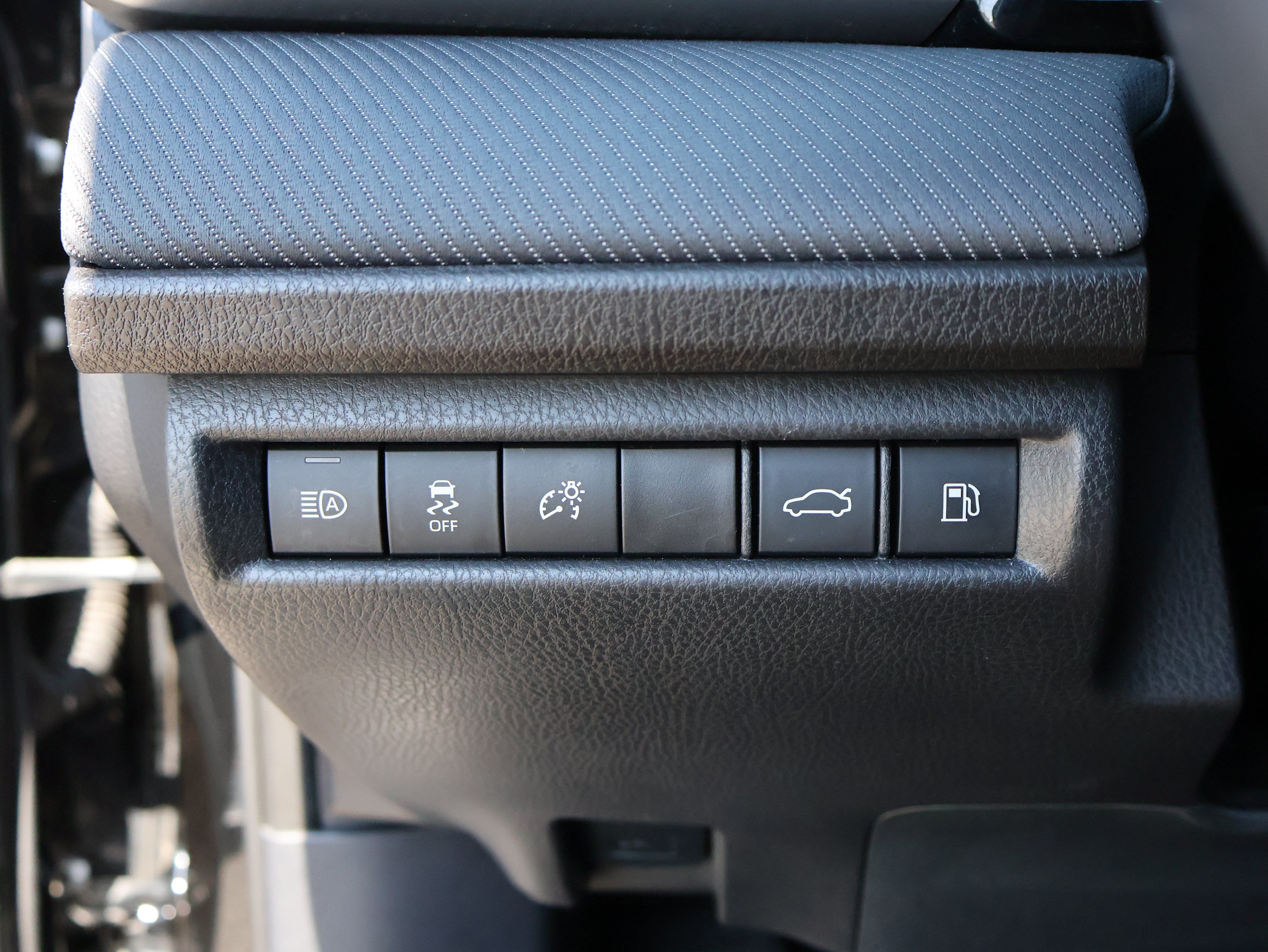 Used 2025 Toyota Camry SE FWD image 28