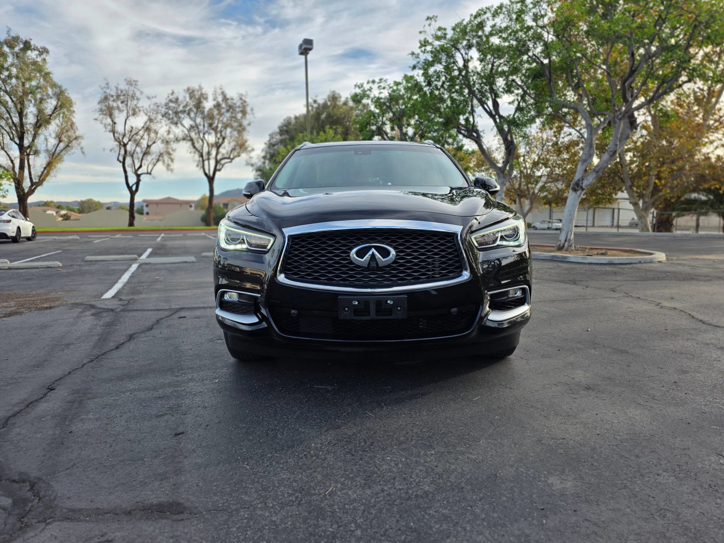 Used 2016 INFINITI QX60 FWD w/ Premium Plus Package image 3