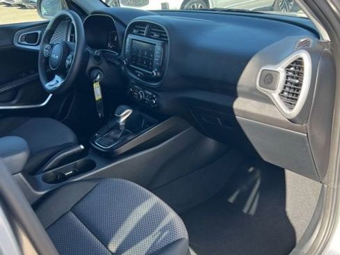 Used 2024 Kia Soul LX w/ Option Group 015 image 25