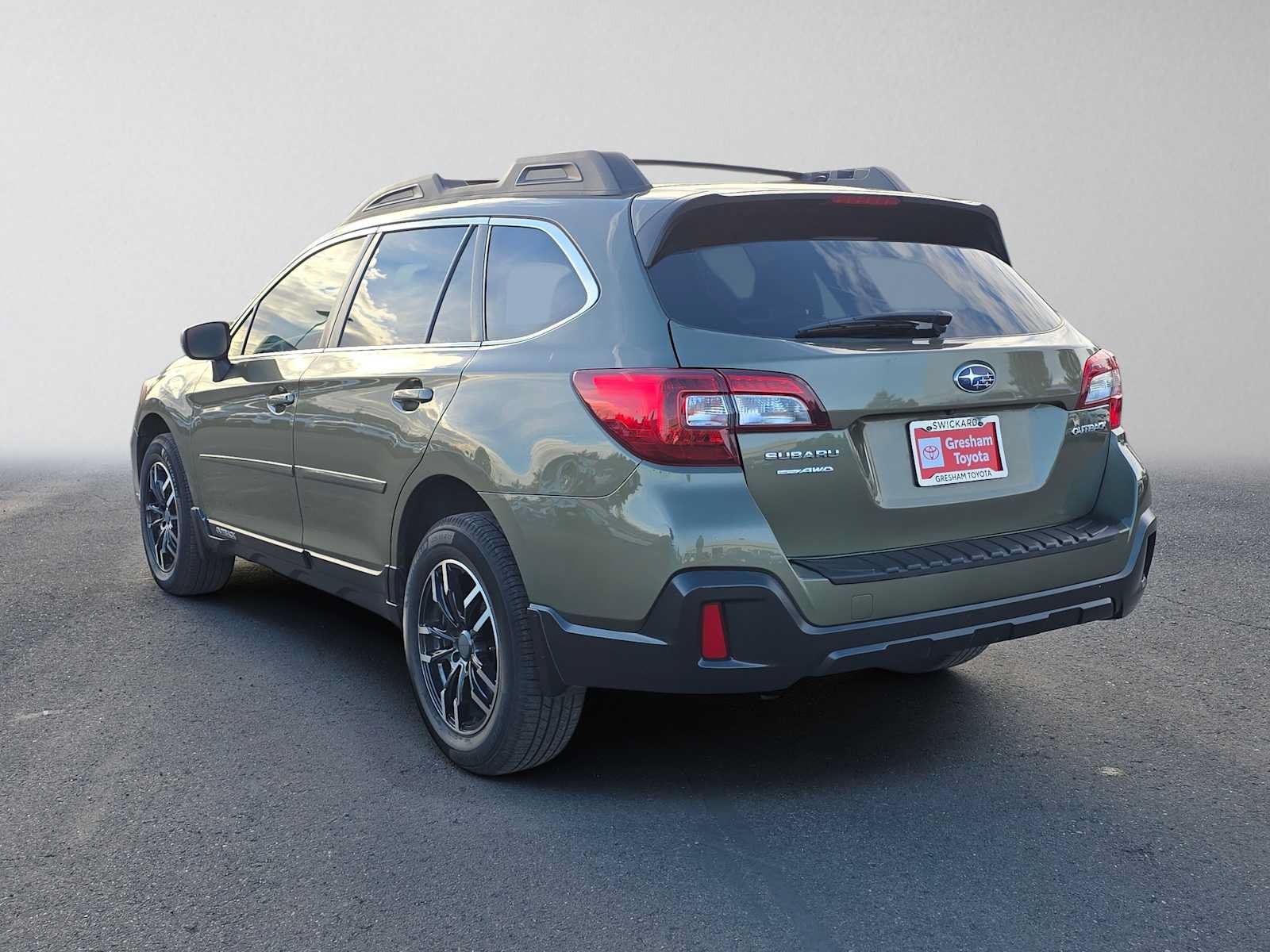 Used 2018 Subaru Outback 2.5i AWD/4WD image 6