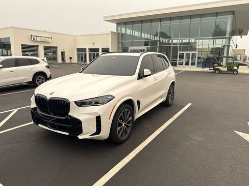 Used 2025 BMW X5 xDrive40i w/ M Sport Package AWD/4WD image 7