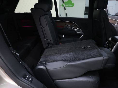 Used 2025 Land Rover Range Rover Long Wheelbase SE AWD/4WD image 83