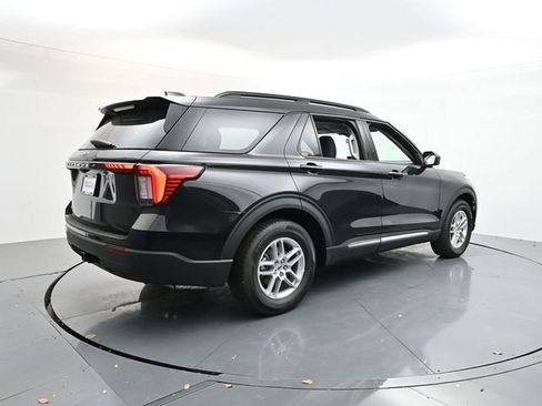 New 2025 Ford Explorer Active image 7