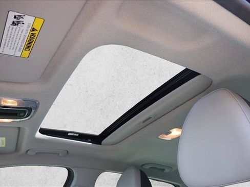Used 2024 Hyundai Elantra Limited FWD image 21