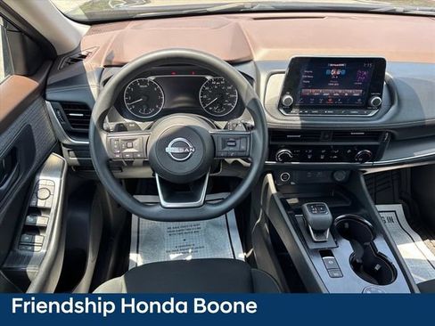 Used 2023 Nissan Rogue S AWD/4WD image 3