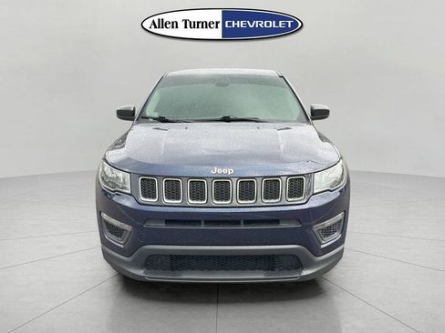 Used 2017 Jeep Compass Sport FWD image 2