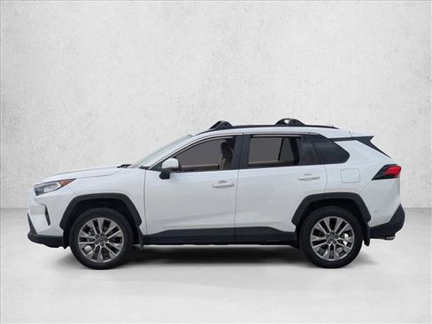 Used 2019 Toyota RAV4 XLE Premium image 8