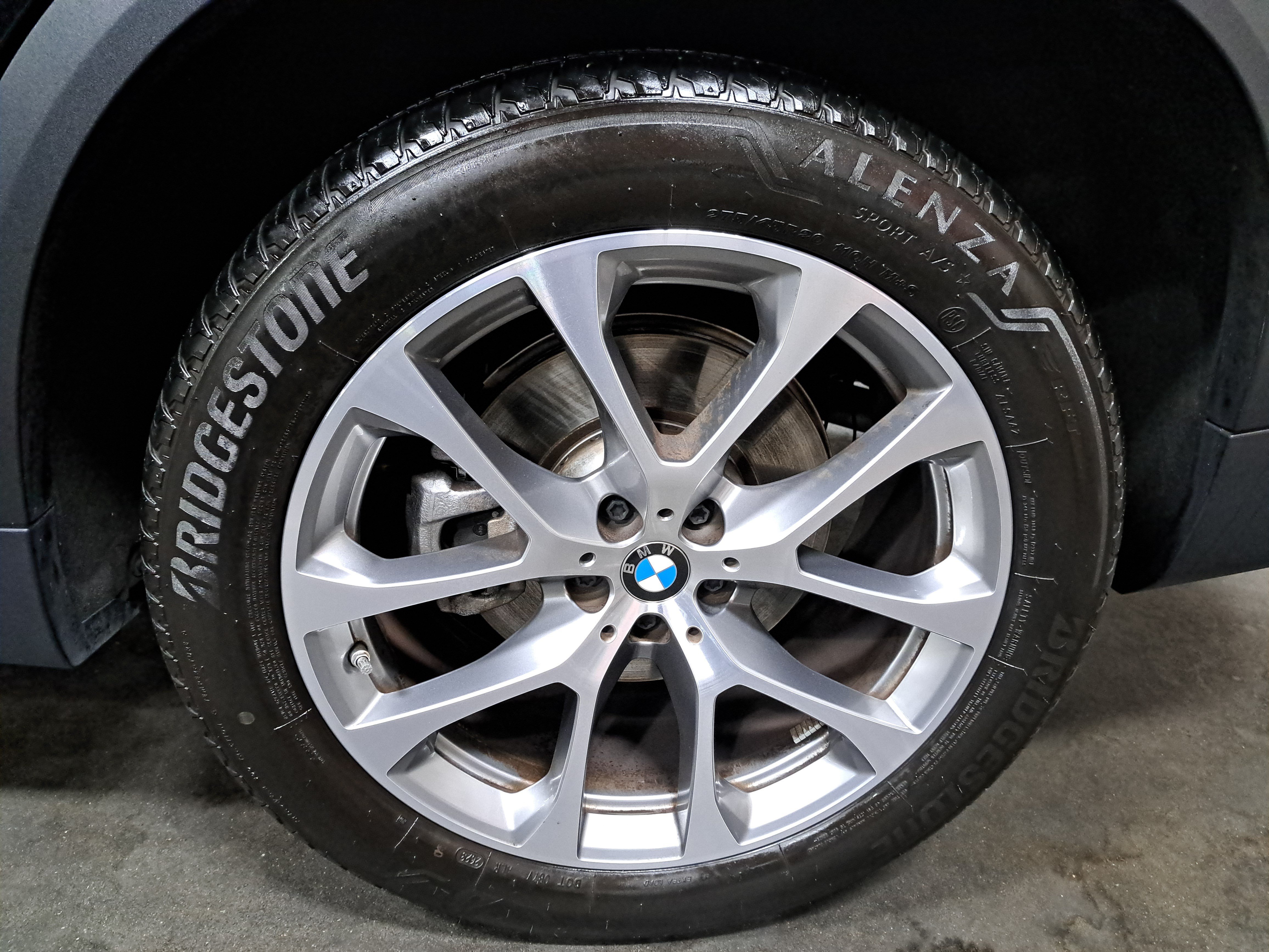 Certified 2024 BMW X5 xDrive40i w/ Parking Assistance Package AWD/4WD image 37