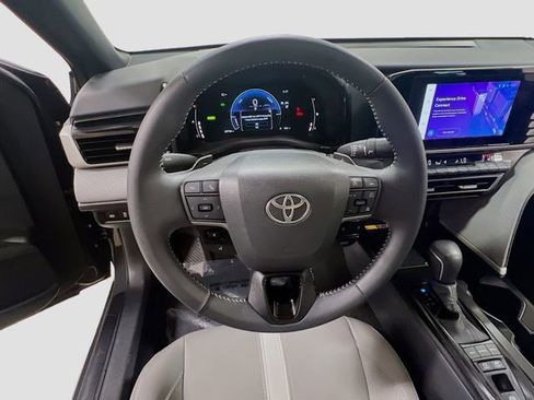 Used 2025 Toyota Camry SE w/ Convenience Package AWD/4WD image 11