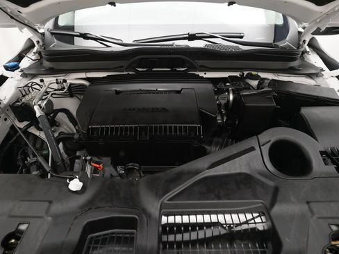 Certified 2025 Honda Pilot Touring image 3