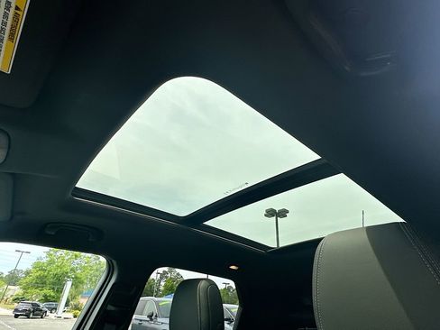 Used 2023 Chevrolet TrailBlazer ACTIV w/ Sun and Liftgate Package image 11