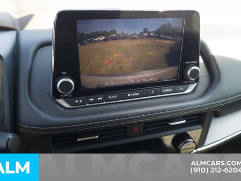 Used 2023 Nissan Rogue SV FWD image 8