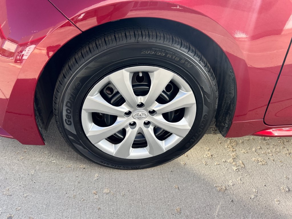 Certified 2025 Toyota Corolla LE FWD image 15