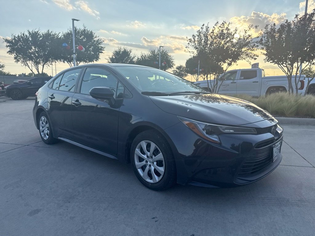 Used 2025 Toyota Corolla LE FWD image 18