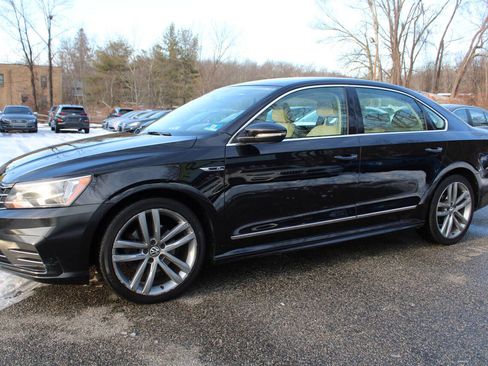 Used 2017 Volkswagen Passat 1.8T R-Line image 13