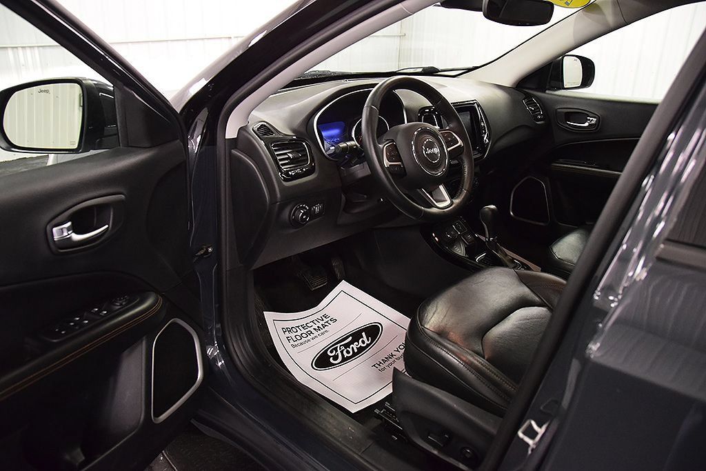 Used 2018 Jeep Compass Limited w/ Navigation Group AWD/4WD image 16