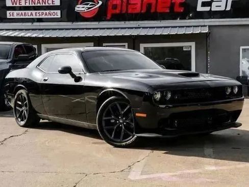 Used 2023 Dodge Challenger SXT w/ Blacktop Package image 6