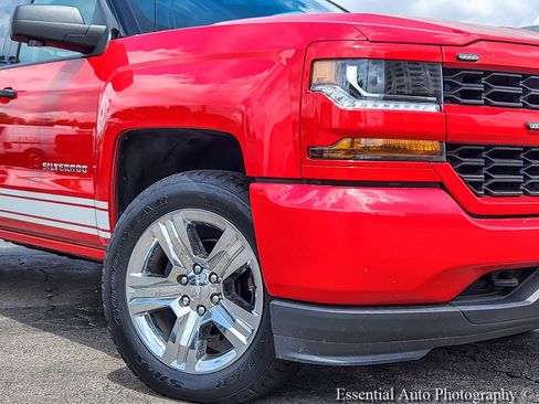 Used 2018 Chevrolet Silverado 1500 Custom w/ Trailering Package AWD/4WD image 3