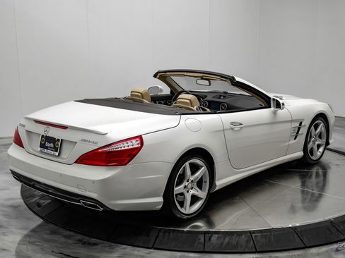 Used 2014 Mercedes-Benz SL 550 image 19