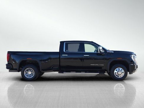 Used 2025 GMC Sierra 3500 Denali w/ Denali Reserve Package image 6