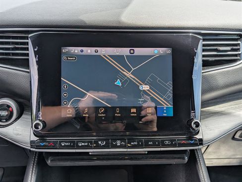 Used 2024 Jeep Wagoneer L Series II w/ Flexible Seating Group image 28