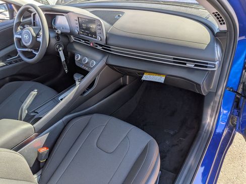 New 2026 Hyundai Elantra SE image 24