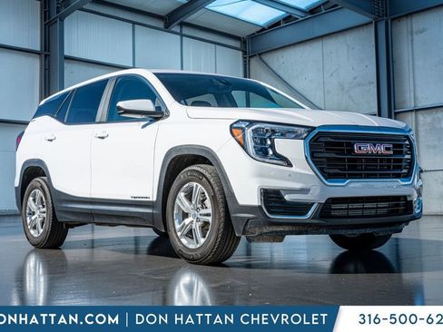 Used 2024 GMC Terrain SLE image 33