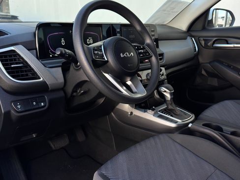 Used 2024 Kia Seltos LX image 15