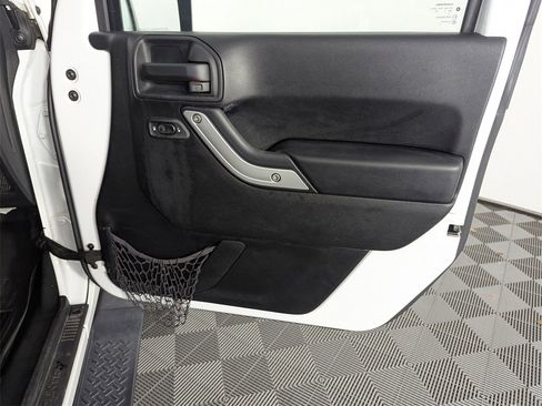 Used 2017 Jeep Wrangler Unlimited Sahara w/ Dual Top Group image 32