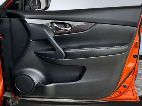 Used 2019 Nissan Rogue SV image 24