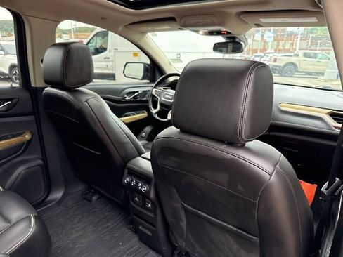 Used 2019 GMC Acadia Denali AWD/4WD image 9