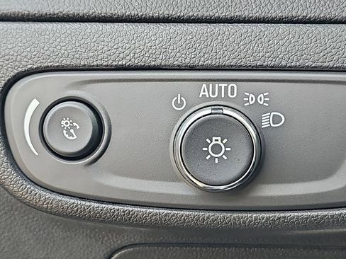 Used 2023 Chevrolet Bolt EUV Premier w/ Sun & Sound Package image 29