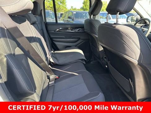 Used 2023 Jeep Grand Cherokee Laredo w/ Luxury Tech Group I AWD/4WD image 12
